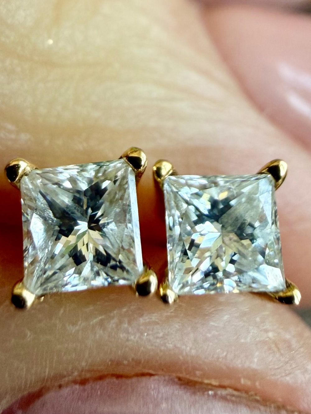 18 karat gold and natural diamond stud earrings
